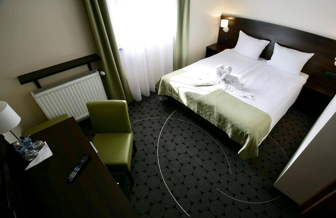 Aparthotel Travel Krasków Eksteriør bilde